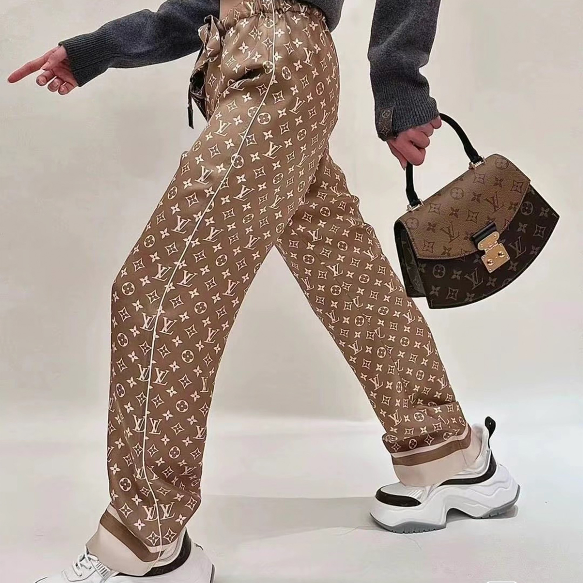 未使用 LouisVuitton/路易威登 Logo满印睡衣式直筒长款休闲裤