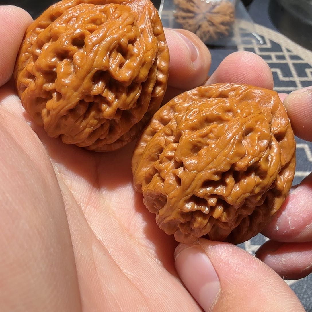 文玩核桃把件红锦鲤