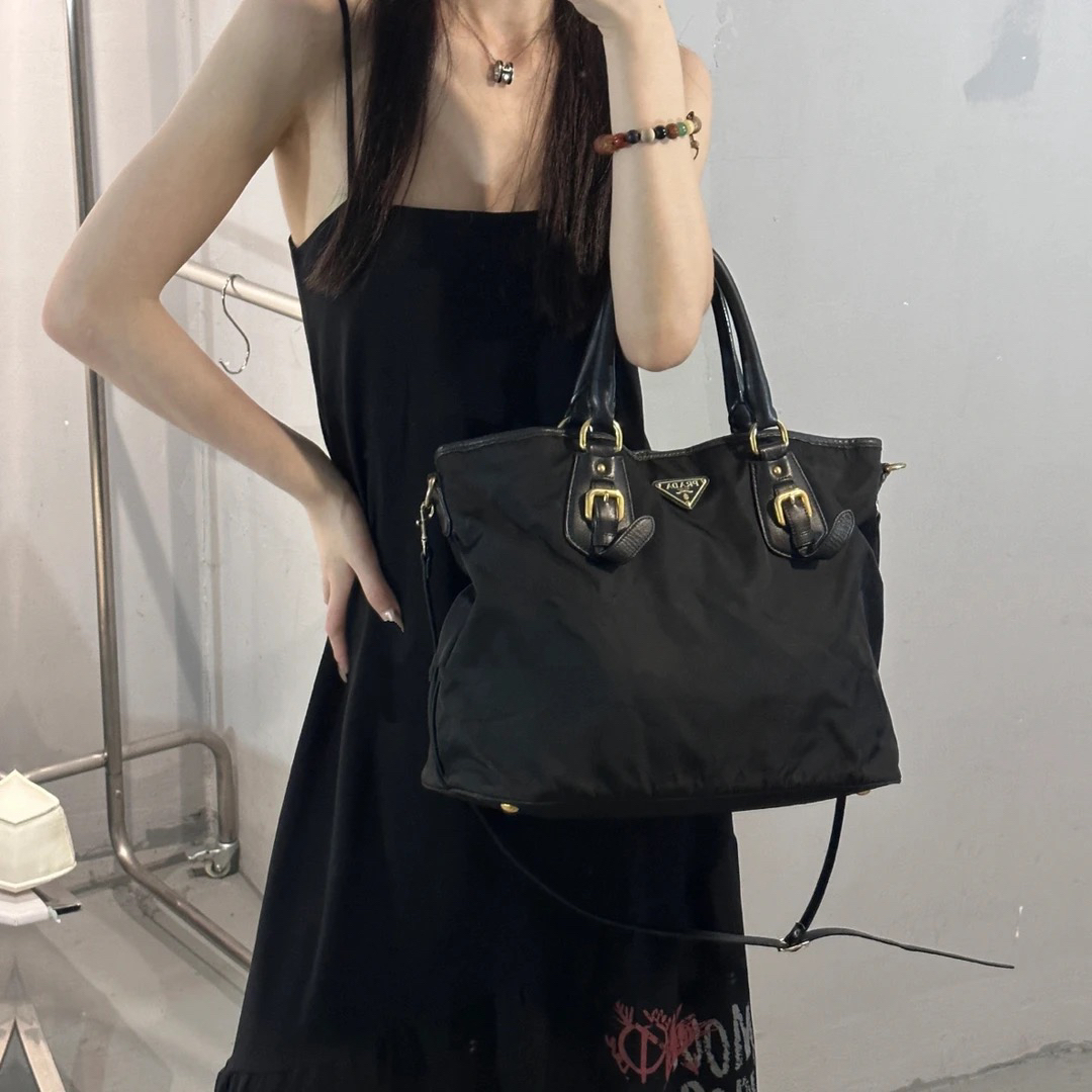 95新 Prada/普拉达 御古屋/41890/降落伞斜挎包