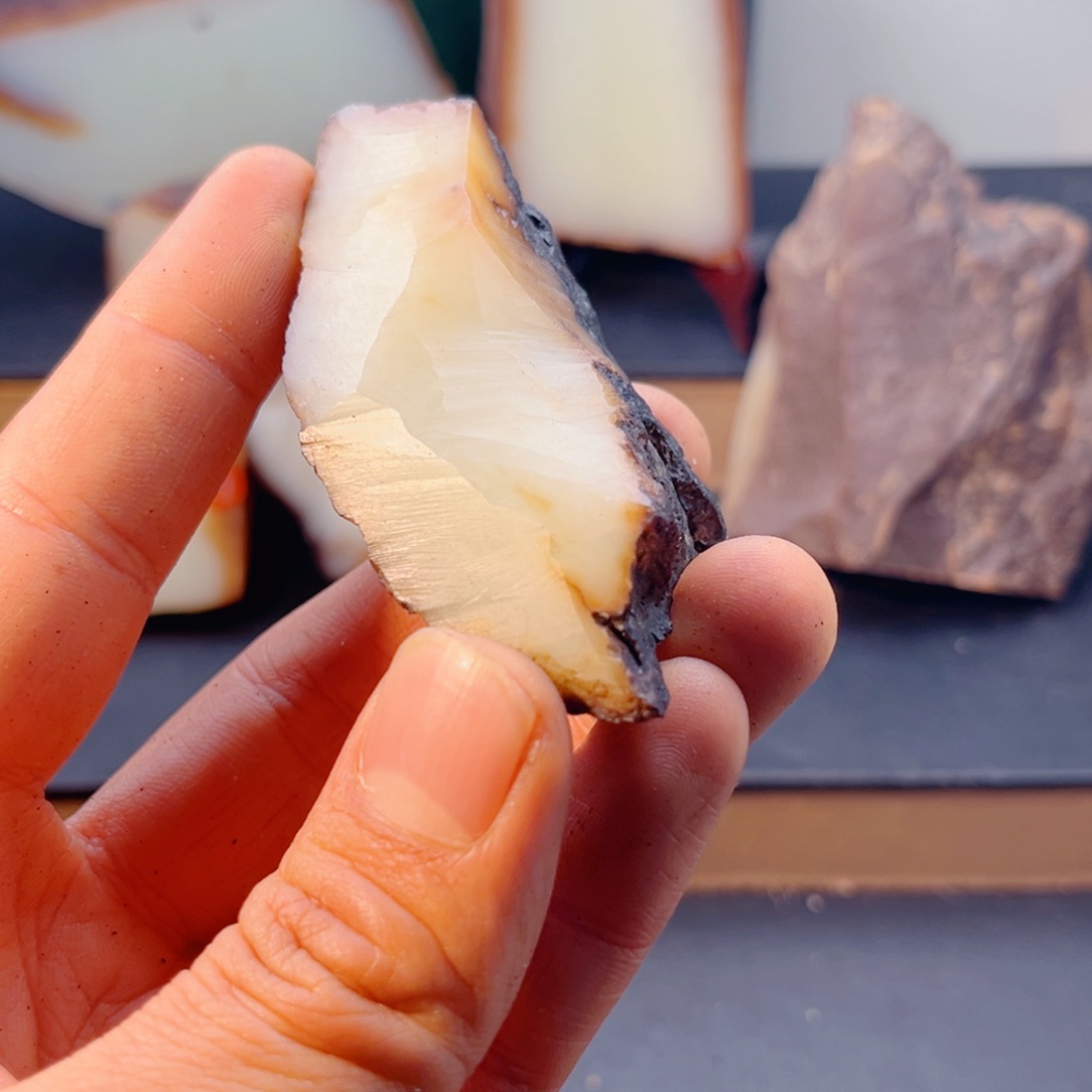 和田玉（糖玉）未镶嵌颈饰