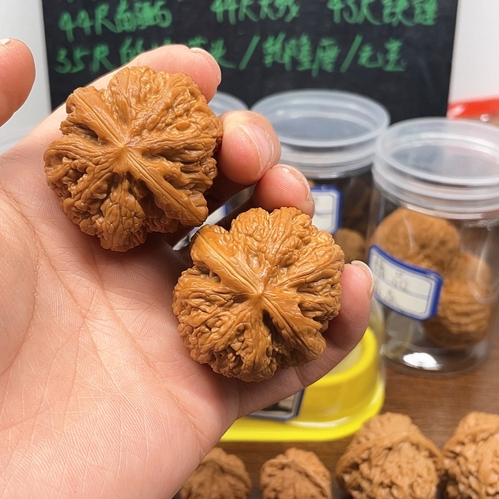 文玩核桃吊坠随**欲球筋