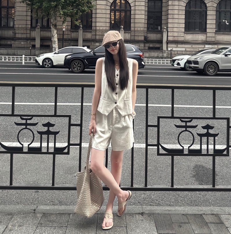 时尚套装高级感老钱风亚麻马甲短裤两件套装女松弛感慵懒名媛大方