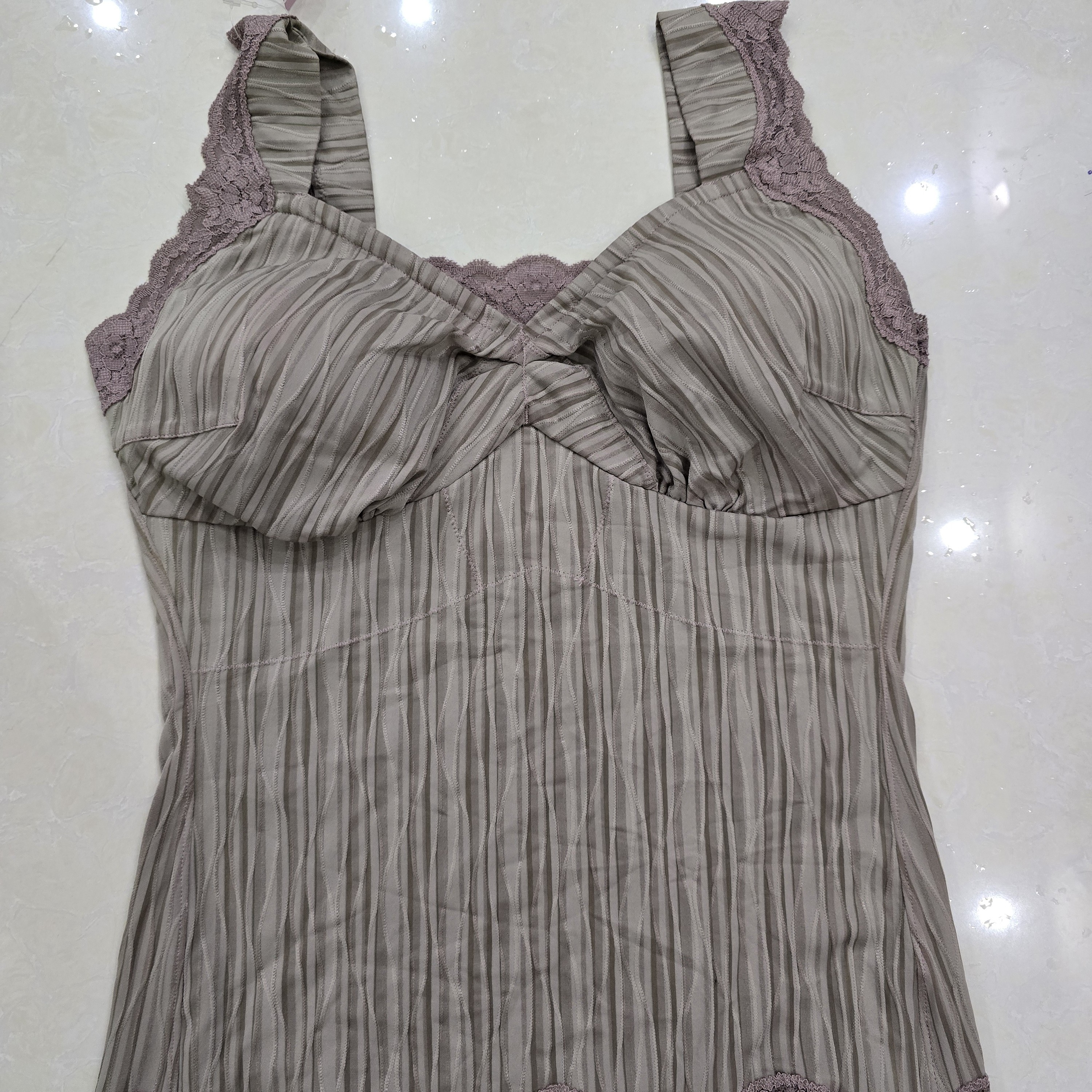 秋冬新款蕾丝吊带背心美背设计保暖内搭打底上衣