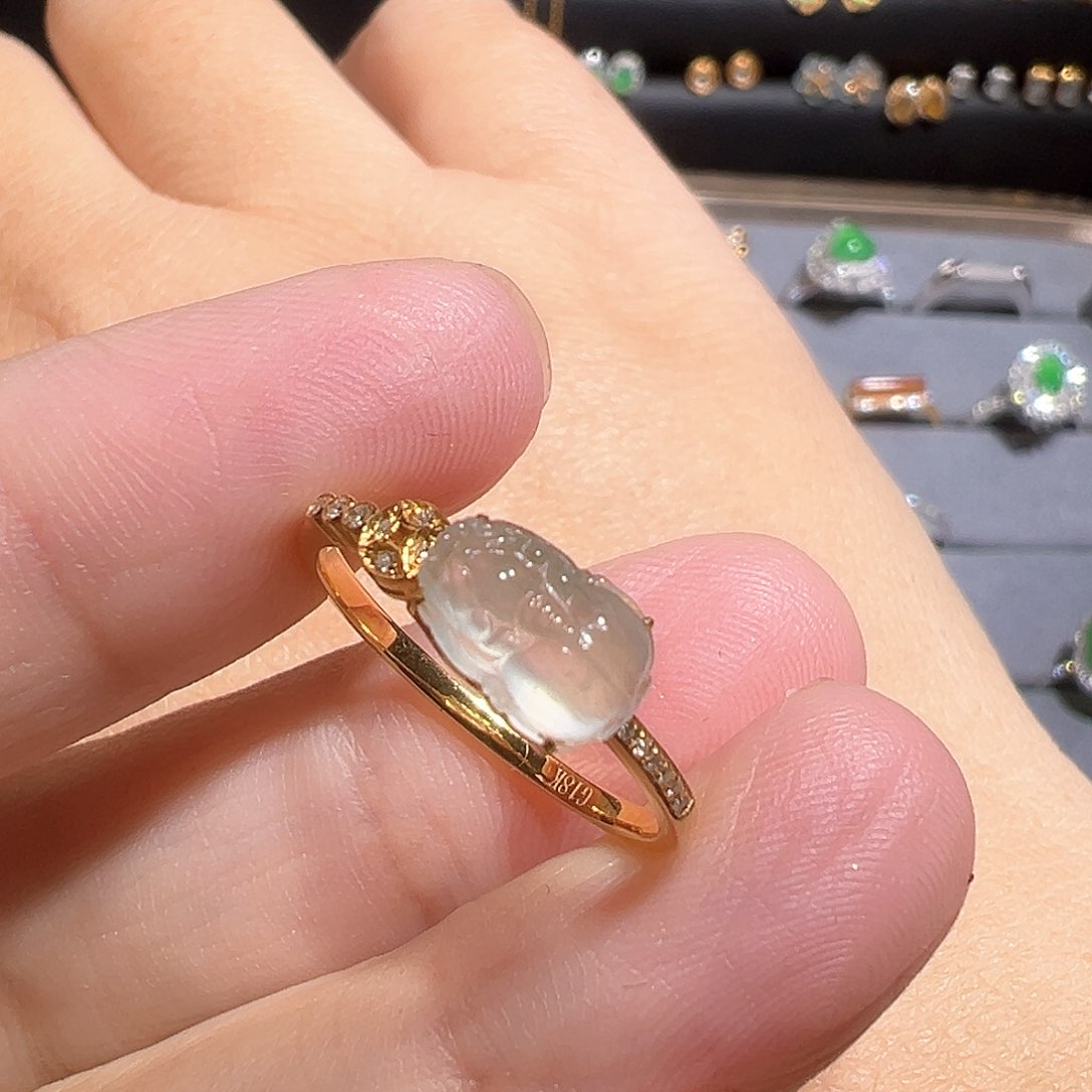 翡翠戒指18K金镶嵌天然A货翡翠貔貅戒指