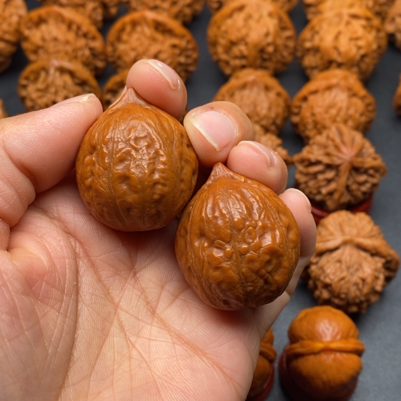 【闪购商品】文玩核桃把件糖三角