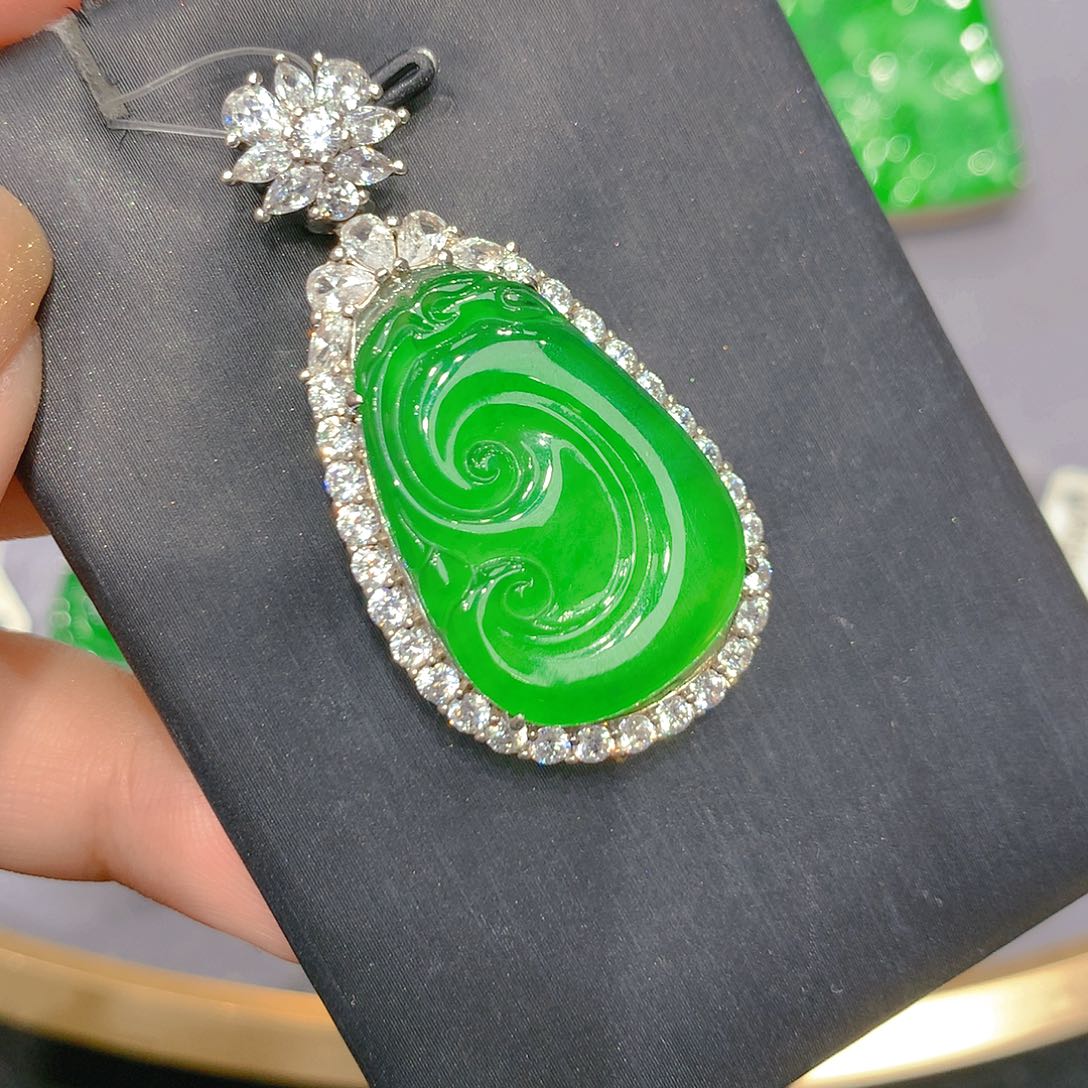 翡翠吊坠(赠链)银S925镶嵌00003