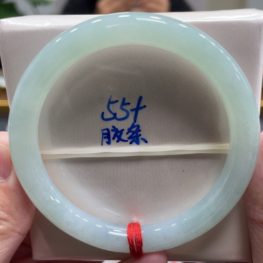 翡翠未镶嵌手镯翡翠