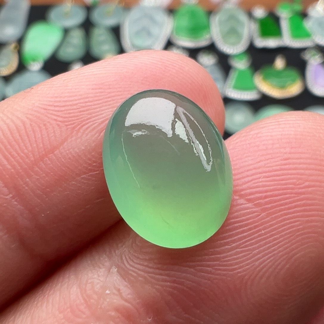 翡翠颈饰未镶嵌蛋面12.5