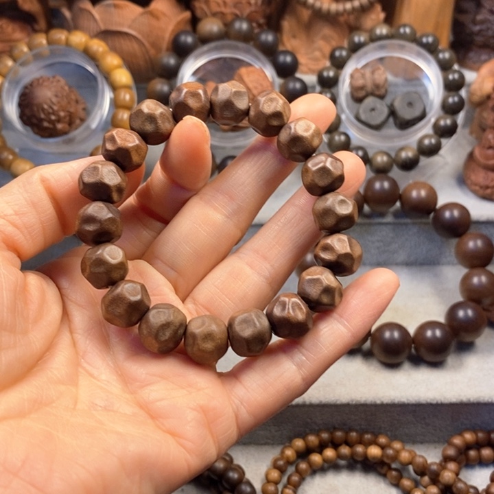 指***焱檀香木手串/手链老山檀奶香味1.2黑肉无相纯手工