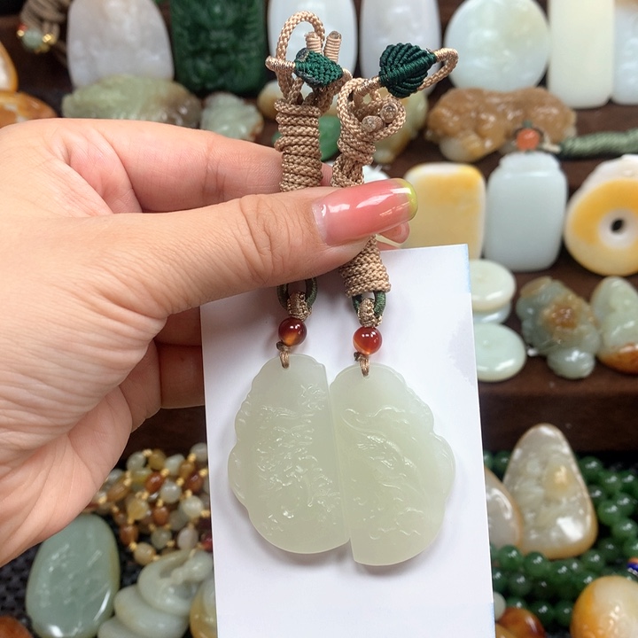 和田玉颈饰未镶嵌港***民