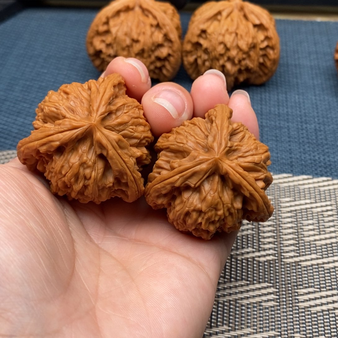 火***乐吊坠文玩核桃三棱