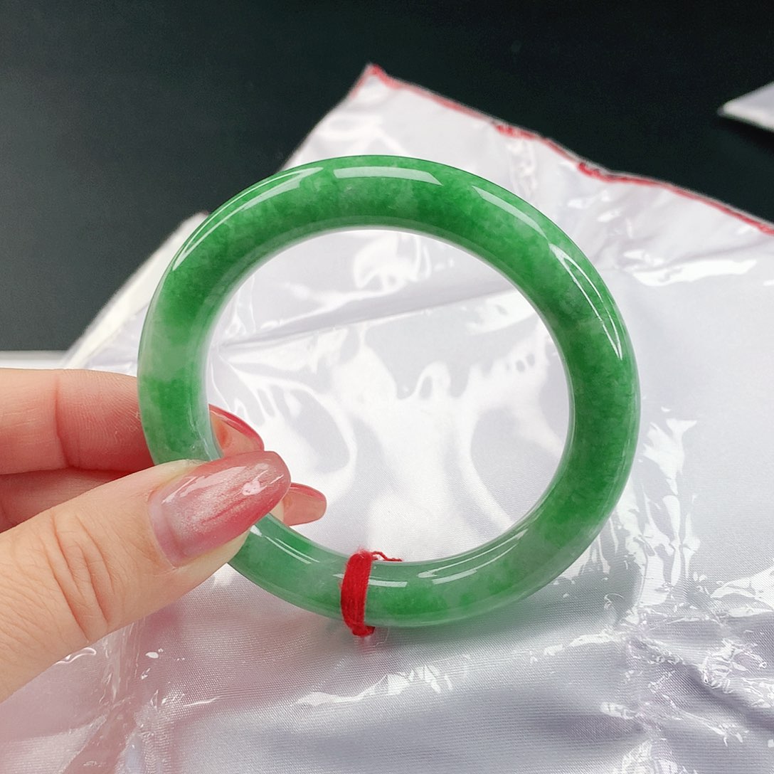 翡翠手镯未镶嵌翡翠004