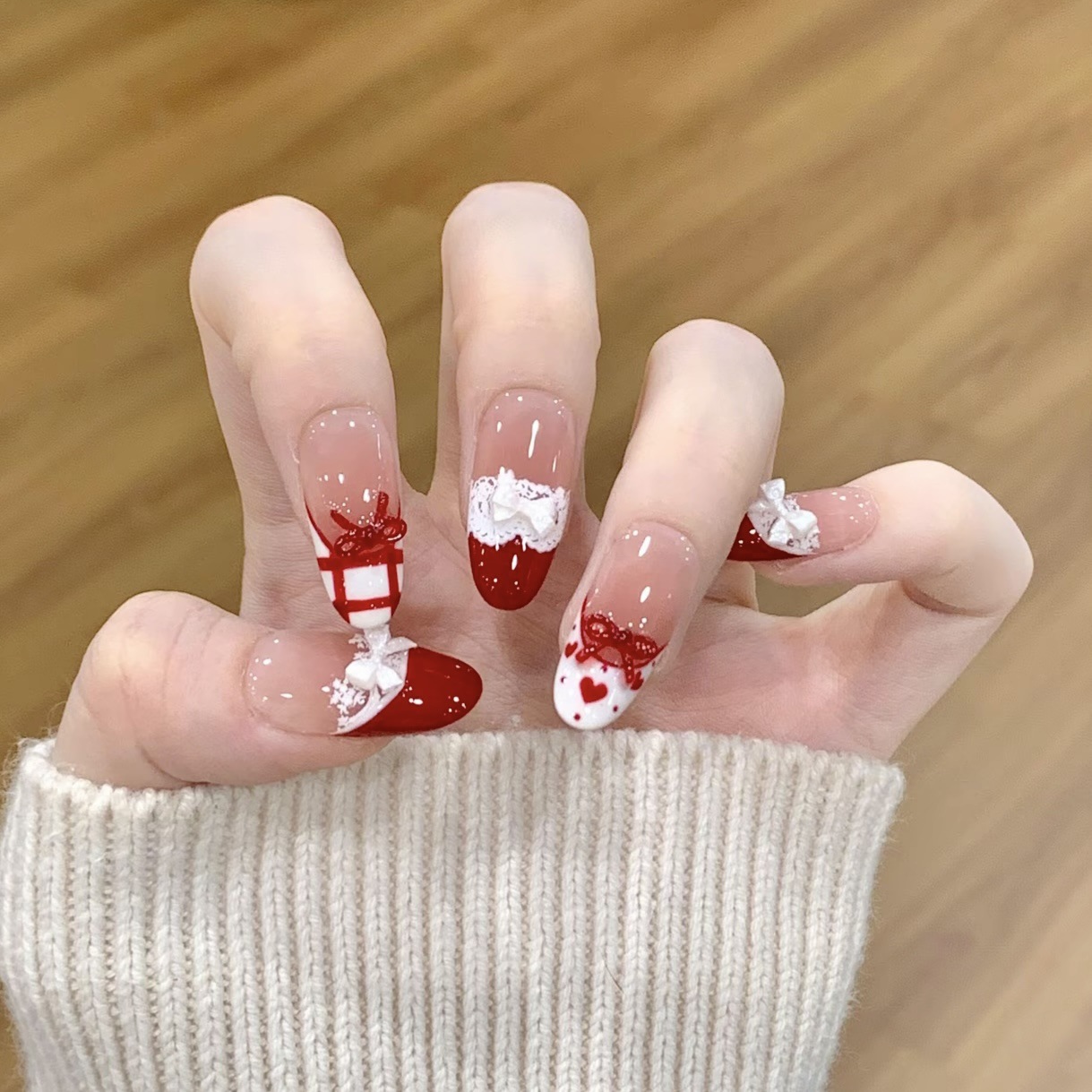 圣诞新款美甲【甜心恋人】2025爆款蝴蝶结法式美甲手工穿戴甲显白