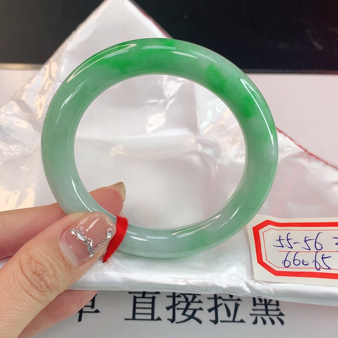 翡翠手镯未镶嵌天然翡翠A货065