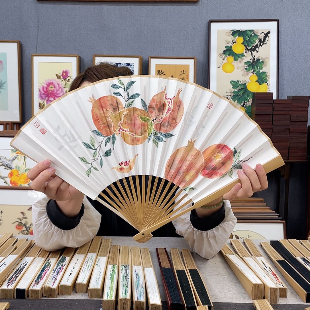 国画95寸玉竹-纯手绘-文玩扇骨（默认粘好）石榴