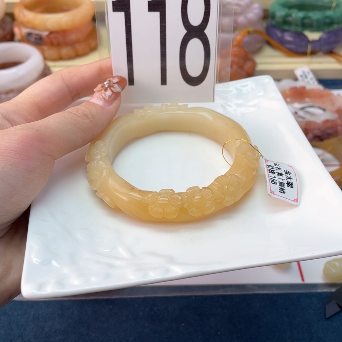 石英质玉未镶嵌手镯