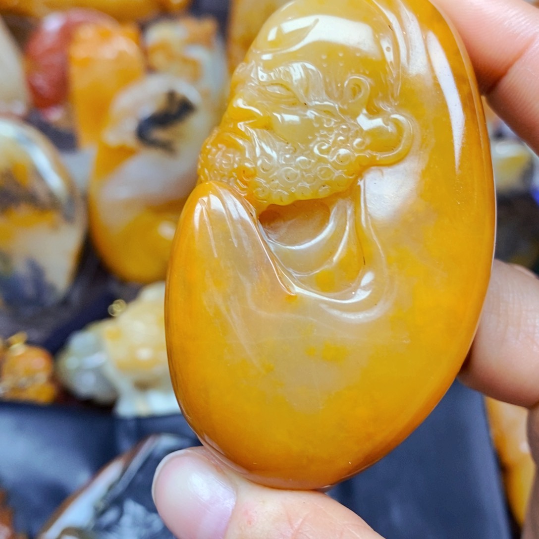 石英质玉颈饰未镶嵌