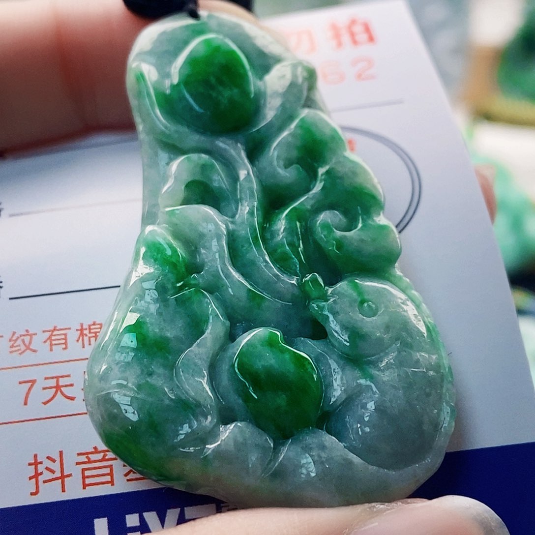 吊坠(不含链)未镶嵌翡翠