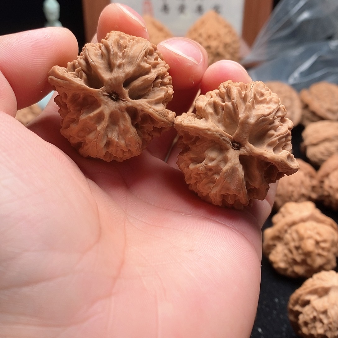 文玩核桃吊坠苹果园40