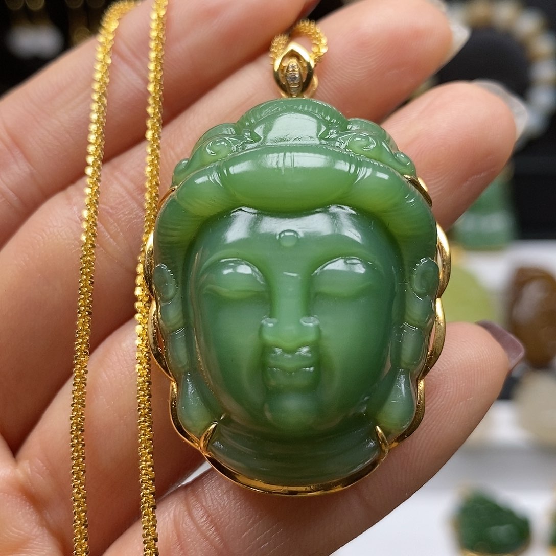 和田玉颈饰18K金镶嵌