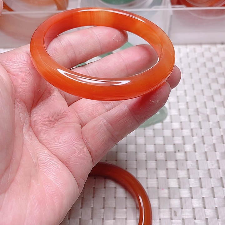 玛瑙/玉髓手镯未镶嵌