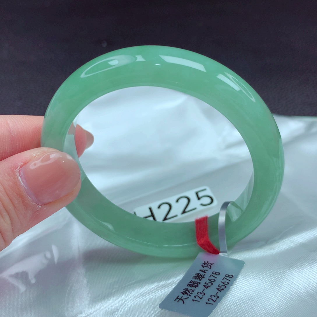 翡翠手镯未镶嵌手镯88