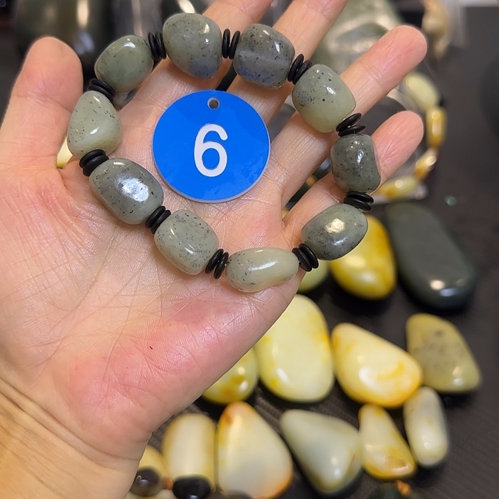 和田玉（糖玉）未镶嵌手链