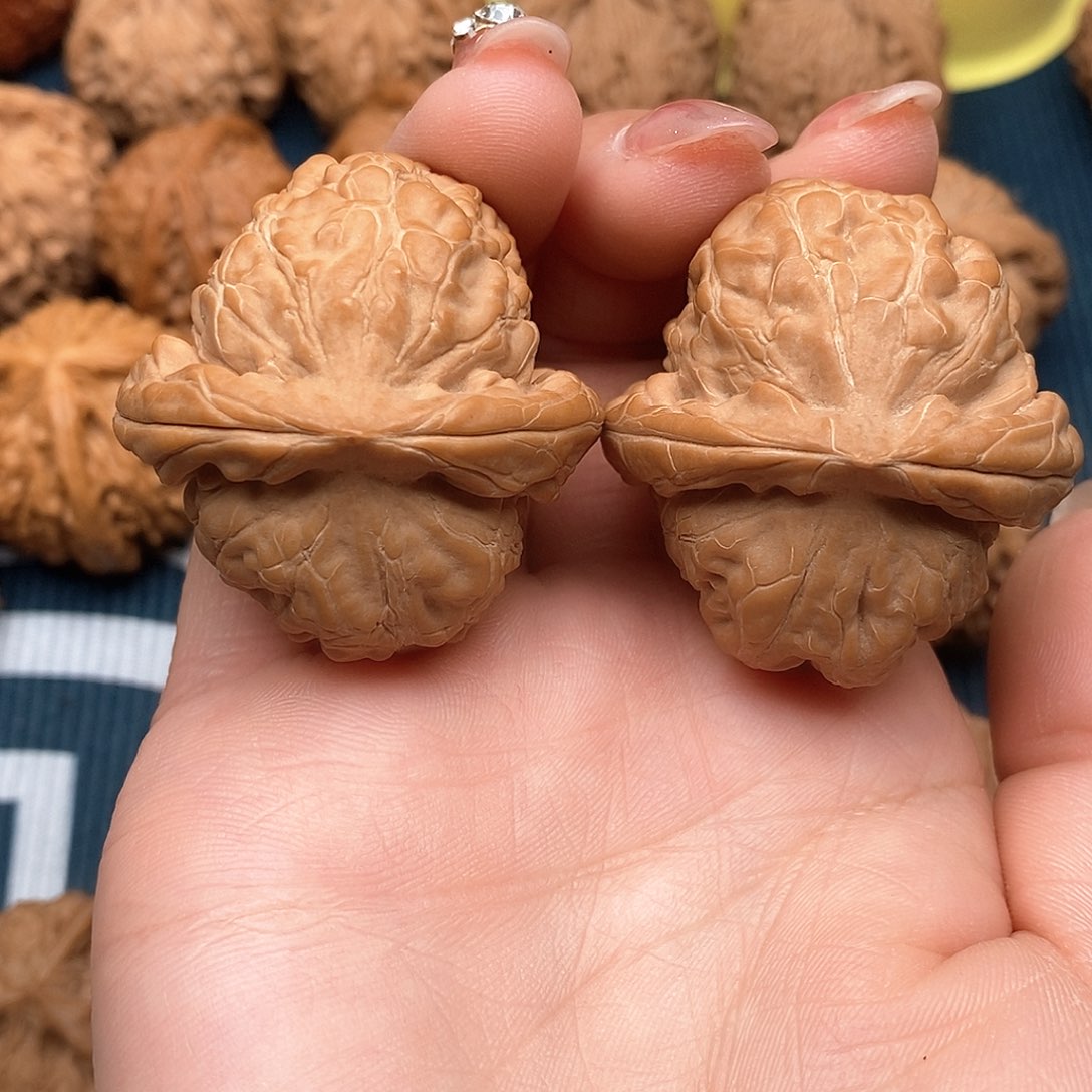 文玩核桃吊坠快***人金字塔