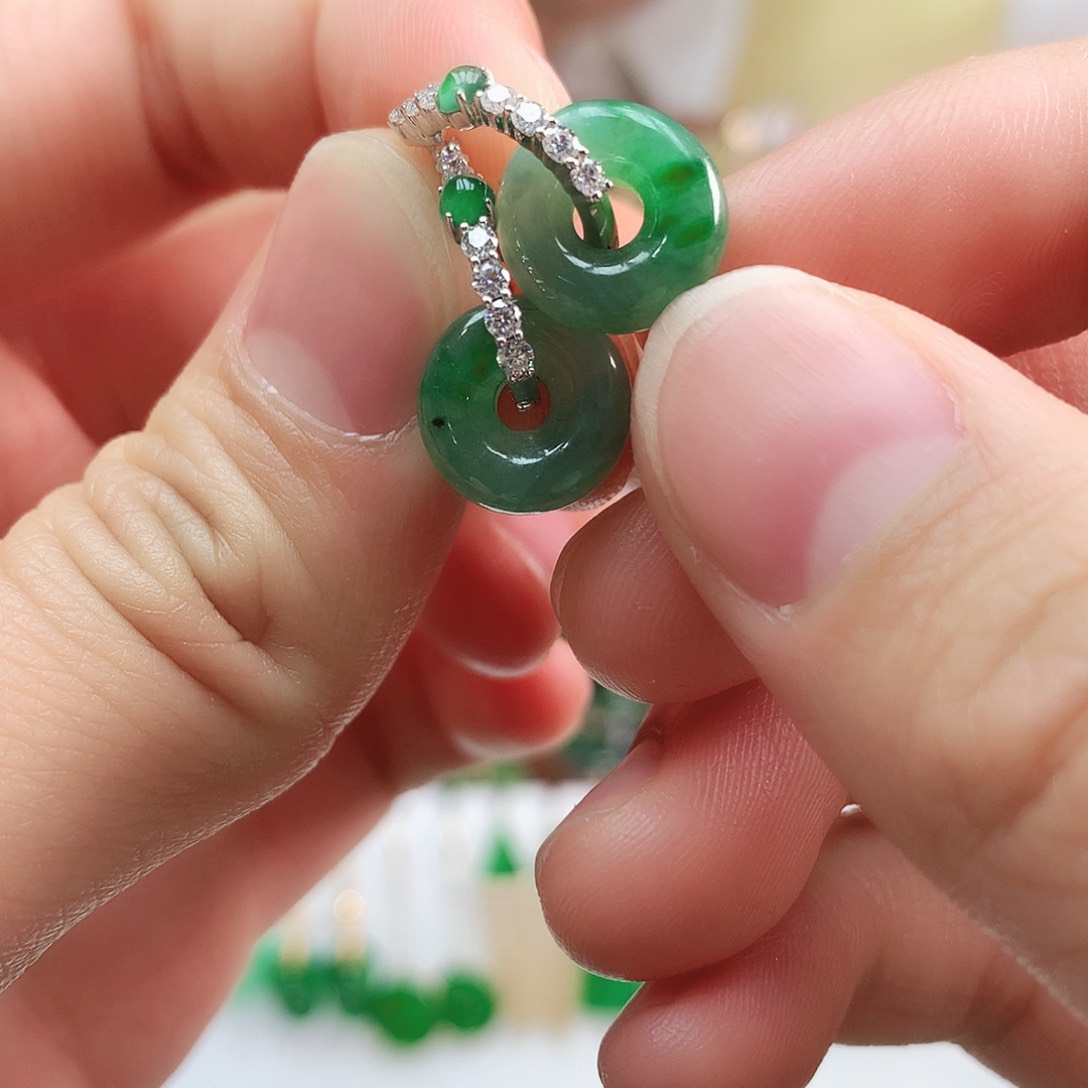 翡翠耳饰18K金镶嵌耳饰