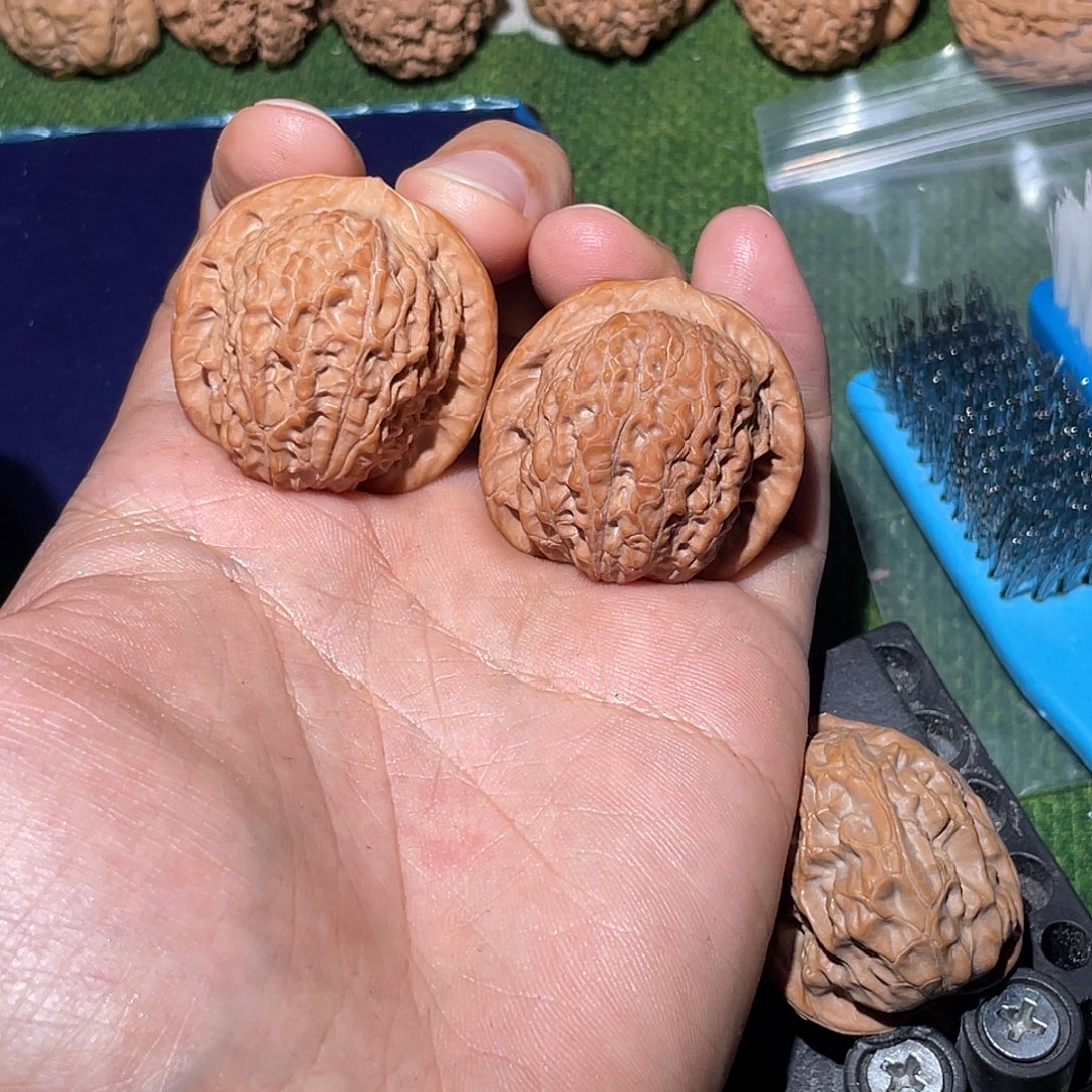 四***子把件文玩核桃37全品血麒麟