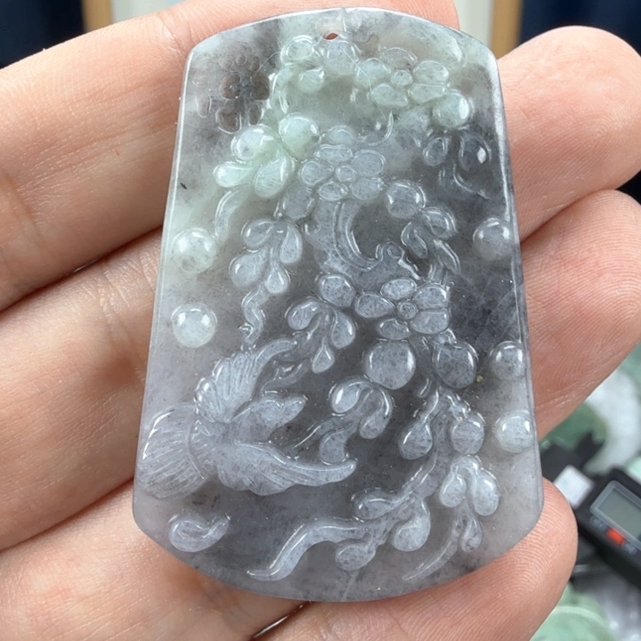 翡翠挂件未镶嵌翡翠