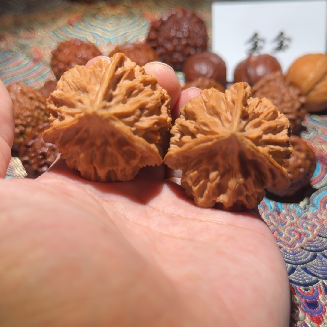 把件核桃633帝王奔，尺寸45