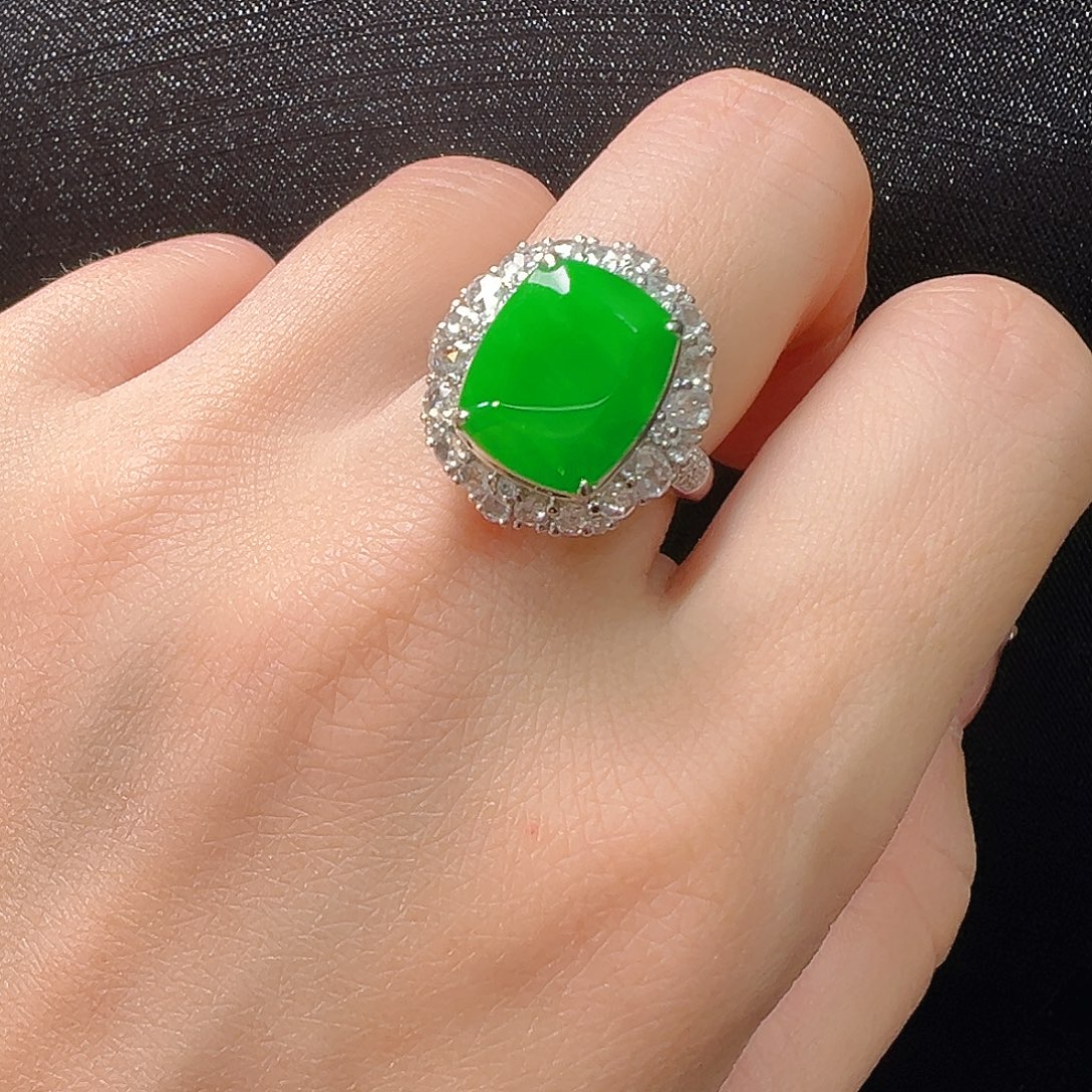 翡翠18K金镶嵌戒指戒指