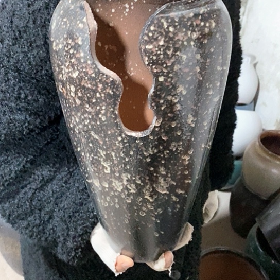 紫砂花盆口15高38，黑缺，处理