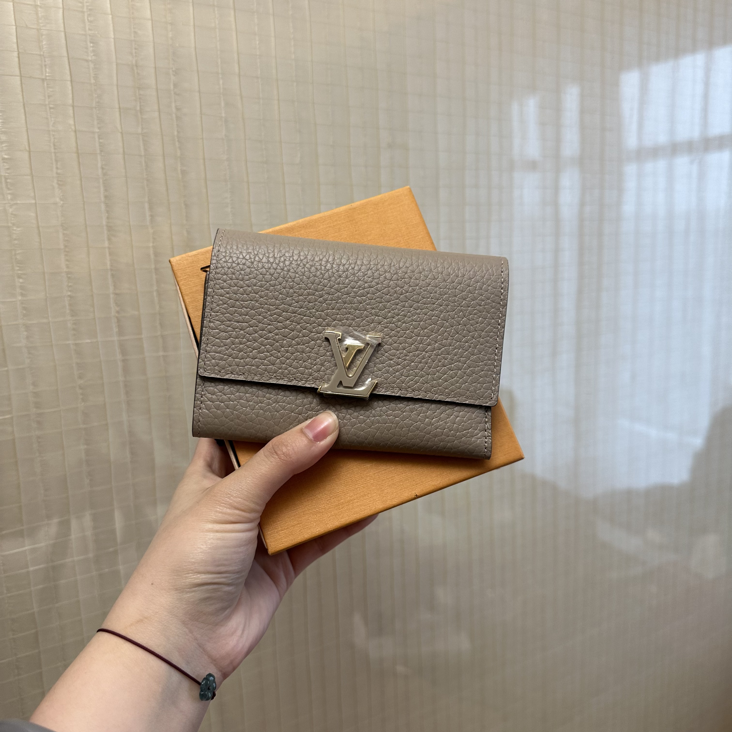 99新 LouisVuitton/路易威登 LV/奶茶色卡包/送中检