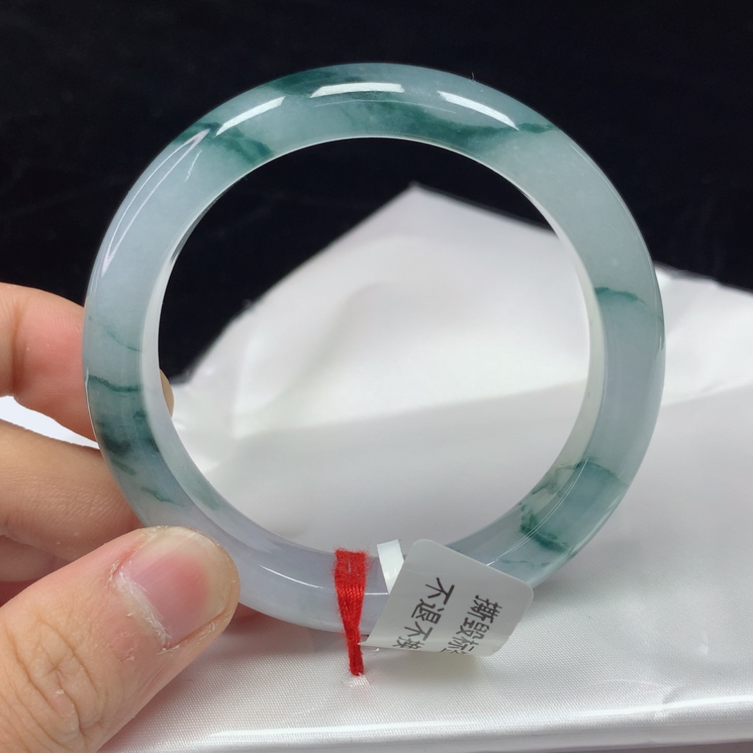 翡翠手镯（圆镯）未镶嵌56.5