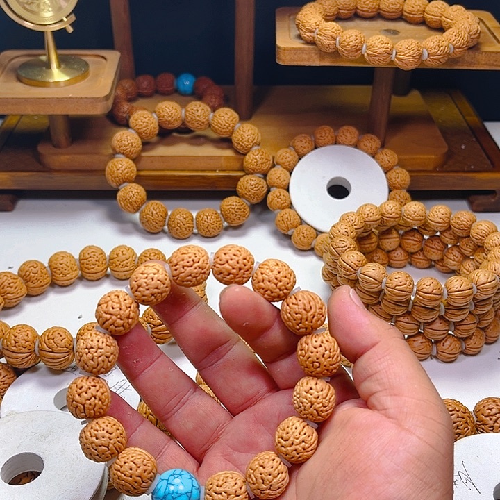 Z****吊坠桃核金刚肌肉