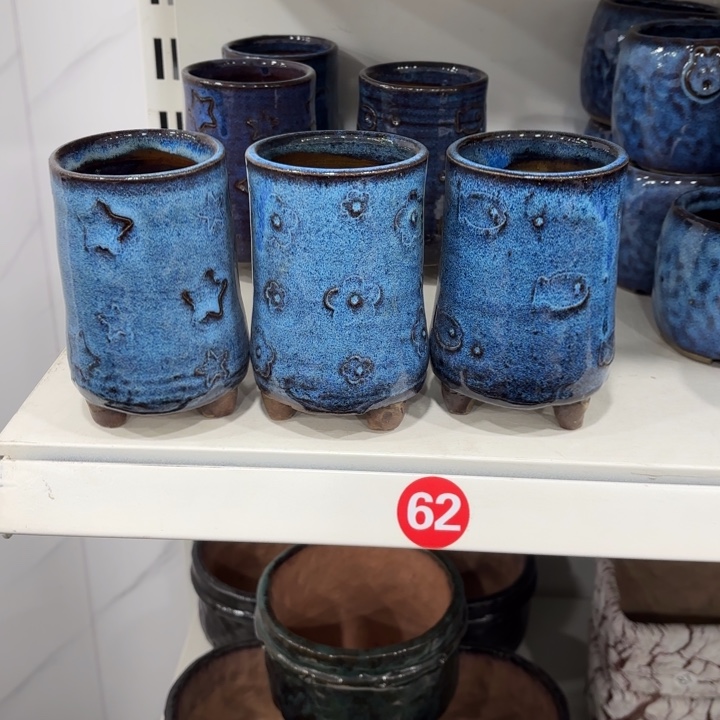 内口6.5高11.5左右，花盆3个