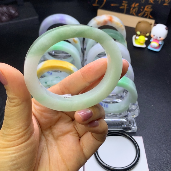 定制翡翠未镶嵌手镯