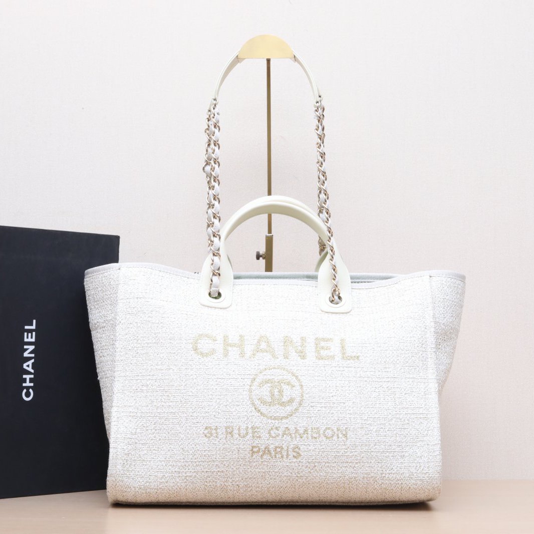 95新 Chanel/香奈儿 小花黑黑 沙滩包 大号 白色 毛呢 芯片开 