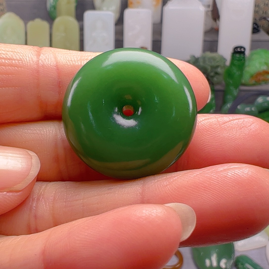 和田玉颈饰未镶嵌E***姨