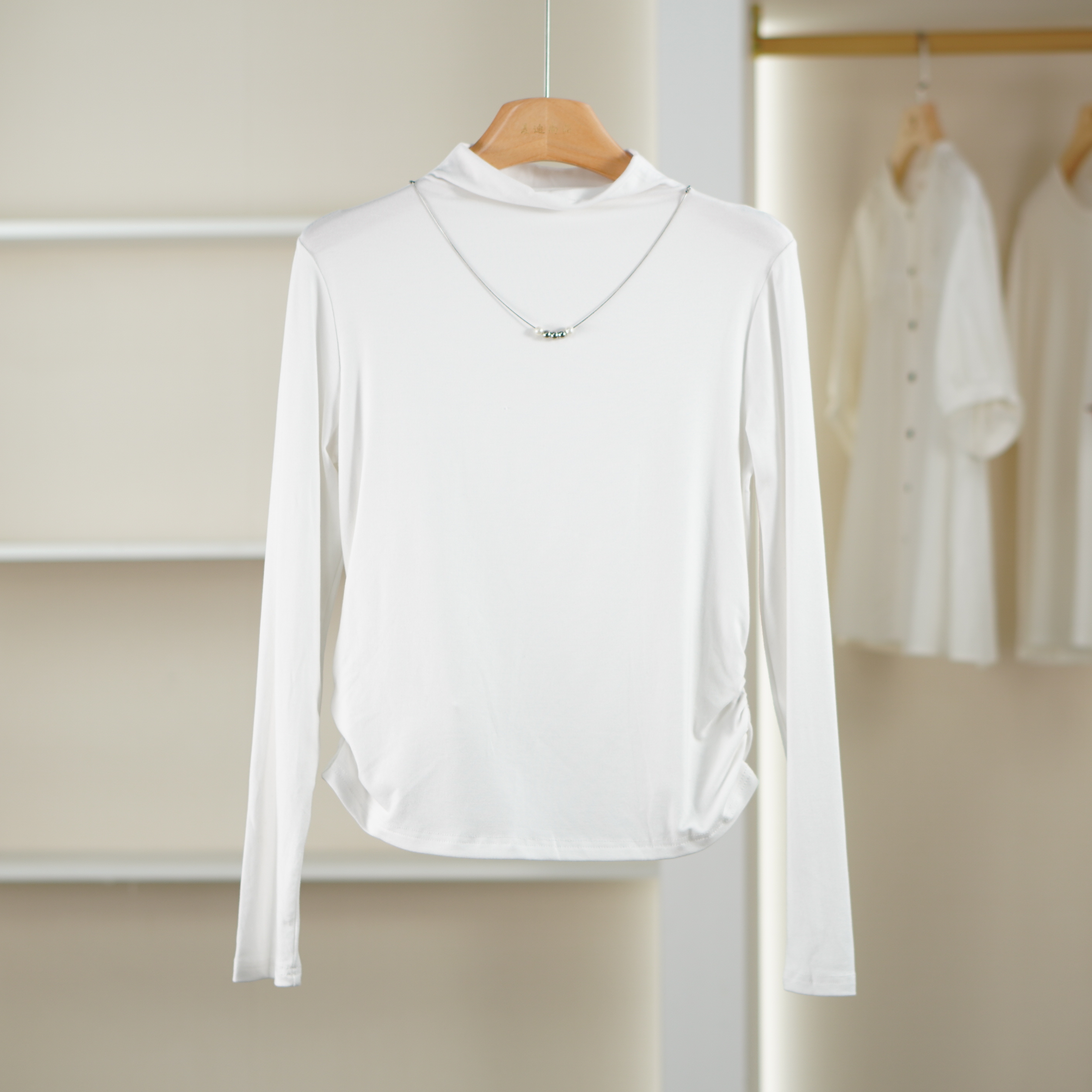 麦迪尚品【夕Y】50909568 春季简约打揽高领打底衫品牌女装