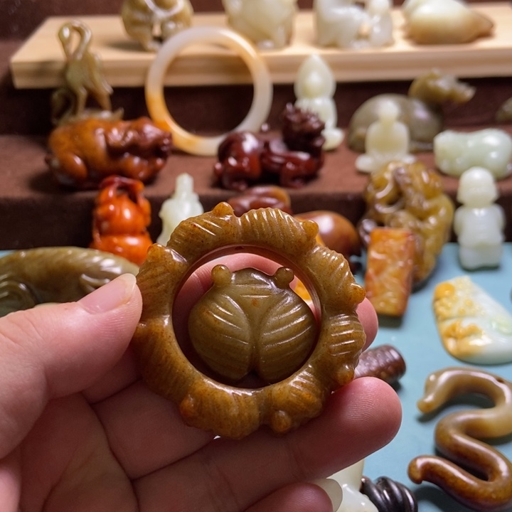 和田玉未镶嵌挂件