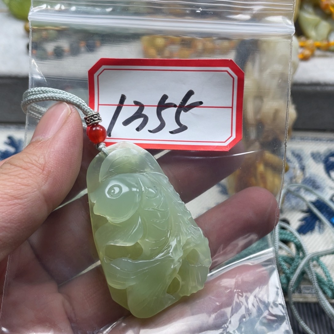 蛇纹石玉颈饰未镶嵌吊坠