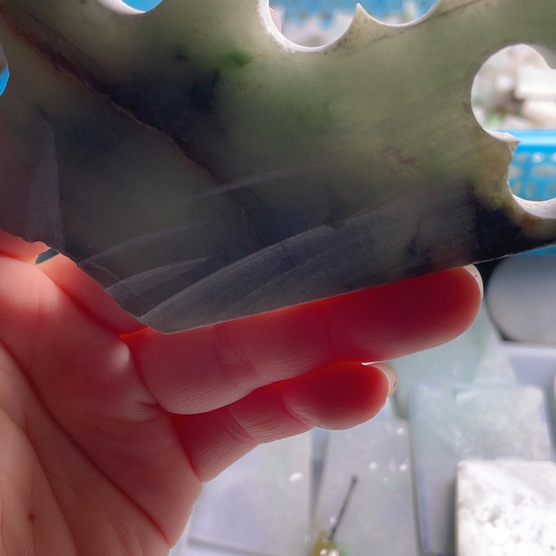 颈饰未镶嵌翡翠.