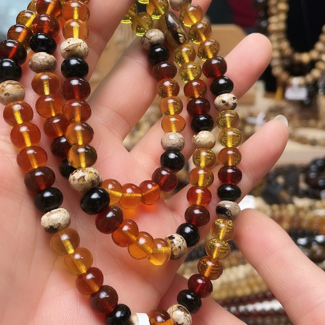 琥珀裸石未镶嵌八