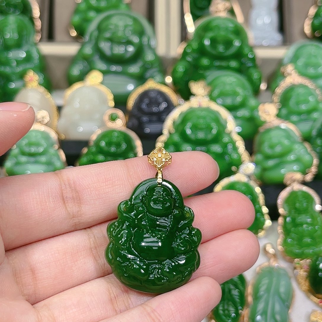 和田玉（碧玉）颈饰18K金镶嵌