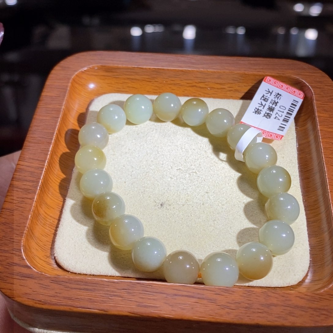 和田玉且末糖白10mm未镶嵌