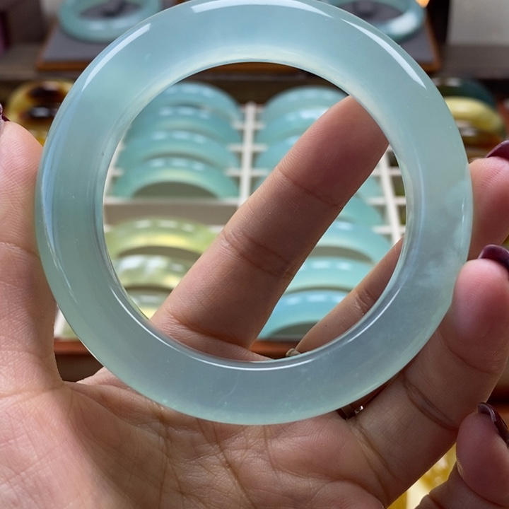 岫玉手镯未镶嵌手镯