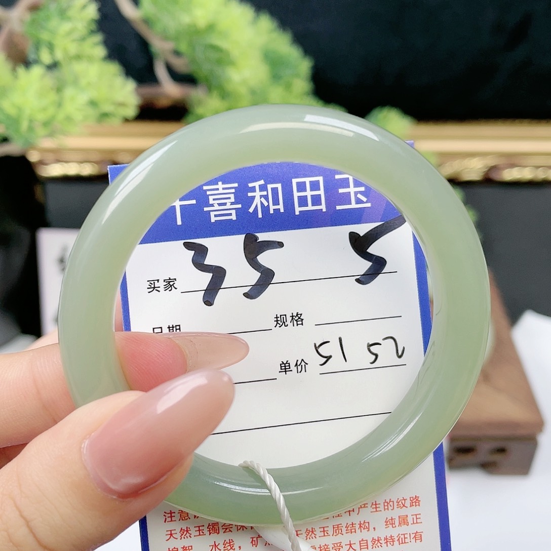 和田玉手镯未镶嵌